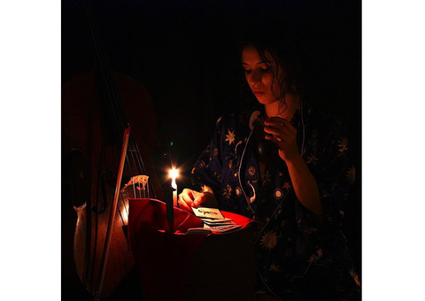 Потомственная ясновидящая